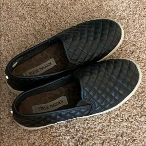 Steve Madden black slip ons